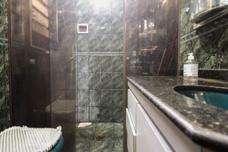 Casa à venda com 210m², 4 quartos e 2 vagasBanheiro Suíte 1