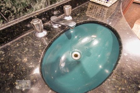 Casa à venda com 210m², 4 quartos e 2 vagasBanheiro Suíte 1