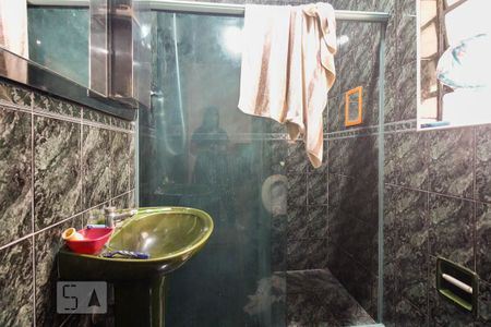 Casa à venda com 210m², 4 quartos e 2 vagasBanheiro Suíte 2