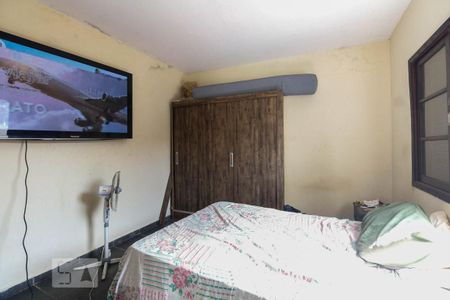 Casa à venda com 210m², 4 quartos e 2 vagasSuíte - Edícula