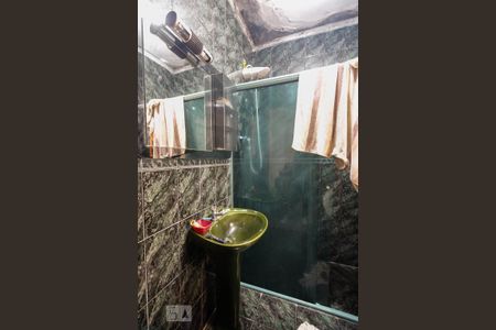 Casa à venda com 210m², 4 quartos e 2 vagasBanheiro Suíte 2