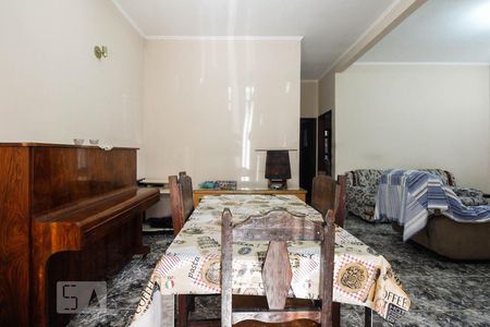 Sala de casa à venda com 4 quartos, 210m² em Parque São Jorge, São Paulo