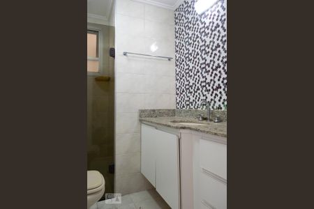 BANHEIRO de apartamento para alugar com 3 quartos, 77m² em Santa Teresinha, São Paulo