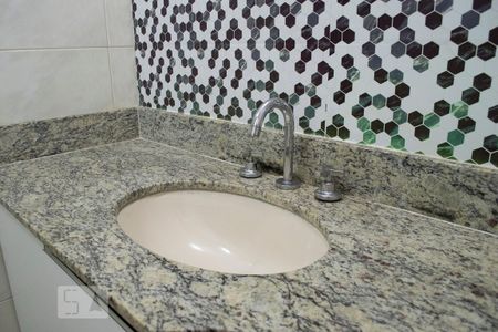 BANHEIRO de apartamento para alugar com 3 quartos, 77m² em Santa Teresinha, São Paulo