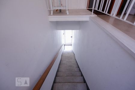 Casa à venda com 150m², 4 quartos e sem vagaEscada Entrada
