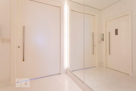 Apartamento à venda com 260m², 1 quarto e 2 vagasHall