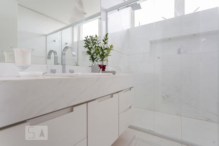 Apartamento à venda com 260m², 1 quarto e 2 vagasBanheiro