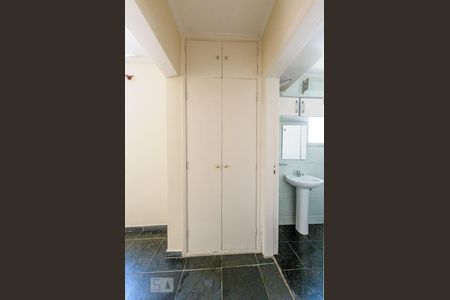 Hall de apartamento para alugar com 1 quarto, 40m² em Centro, Campinas