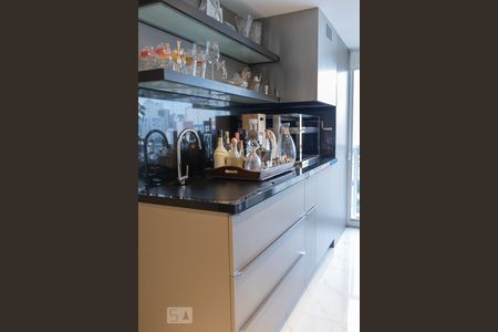 Apartamento à venda com 140m², 3 quartos e 2 vagasCozinha