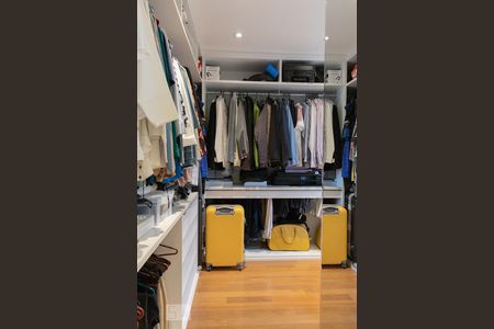 Apartamento à venda com 140m², 3 quartos e 2 vagasCloset Suite 1