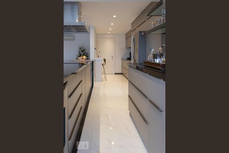 Apartamento à venda com 140m², 3 quartos e 2 vagasCozinha