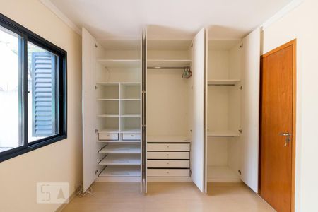 Apartamento à venda com 64m², 2 quartos e 1 vagaQuarto 2 - armários