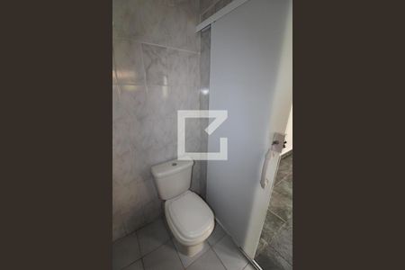 Banheiro de casa para alugar com 1 quarto, 40m² em Vila California, São Paulo