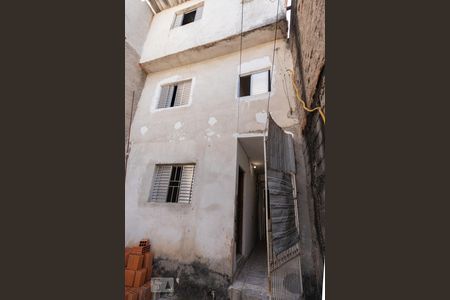 Casa à venda com 150m², 5 quartos e 2 vagas Casa à venda com 150m², 5 quartos e 2 vagasFachada