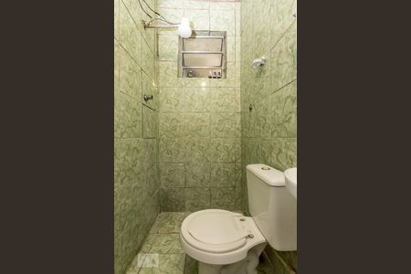 Casa à venda com 150m², 5 quartos e 2 vagas Casa à venda com 150m², 5 quartos e 2 vagasBanheiro