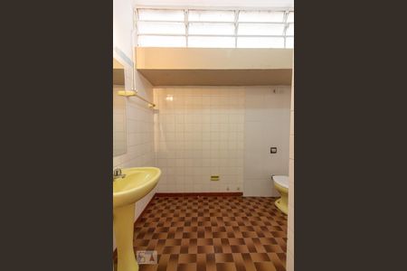 Casa à venda com 148m², 2 quartos e 1 vagaBanheiro