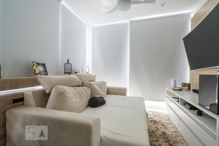 Sala de kitnet/studio para alugar com 1 quarto, 32m² em Chácara Santo Antônio, São Paulo