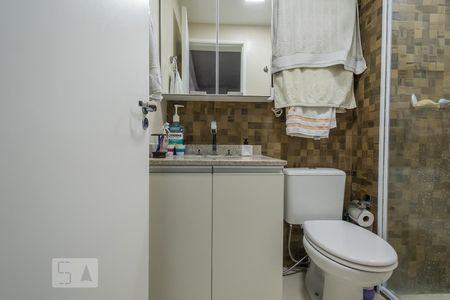 Banheiro de kitnet/studio para alugar com 1 quarto, 32m² em Chácara Santo Antônio, São Paulo