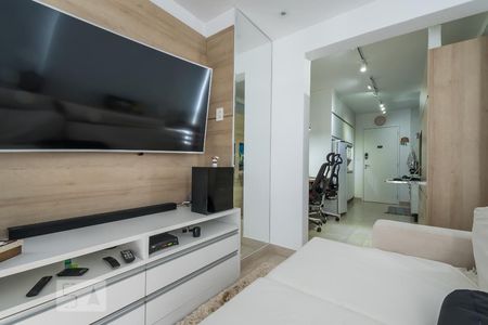 Sala de kitnet/studio para alugar com 1 quarto, 32m² em Chácara Santo Antônio, São Paulo