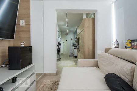 Sala de kitnet/studio para alugar com 1 quarto, 32m² em Chácara Santo Antônio, São Paulo