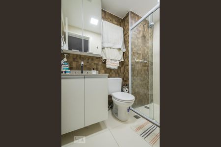 Banheiro de kitnet/studio para alugar com 1 quarto, 32m² em Chácara Santo Antônio, São Paulo