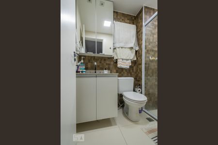 Banheiro de kitnet/studio para alugar com 1 quarto, 32m² em Chácara Santo Antônio, São Paulo