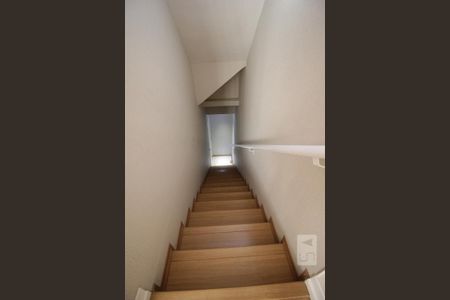 Casa de condomínio à venda com 155m², 3 quartos e 3 vagasEscadas