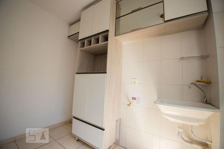 cozinha de apartamento para alugar com 2 quartos, 56m² em Jardim Anton Von Zuben, Campinas