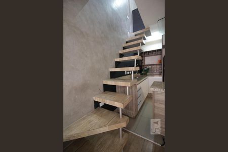 Apartamento à venda com 62m², 1 quarto e 1 vagaEscadas