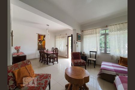 Sala de casa à venda com 6 quartos, 240m² em Vila Mariana, São Paulo
