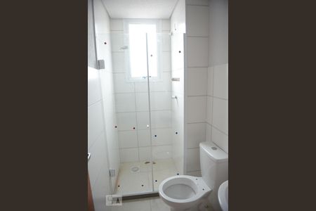 Banheiro de apartamento à venda com 2 quartos, 45m² em Olaria, Canoas