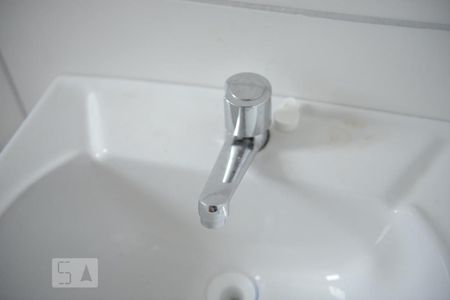 Banheiro de apartamento à venda com 2 quartos, 45m² em Olaria, Canoas