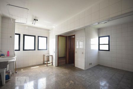 Apartamento à venda com 622m², 4 quartos e 4 vagas Apartamento à venda com 622m², 4 quartos e 4 vagasÁrea de Serviço