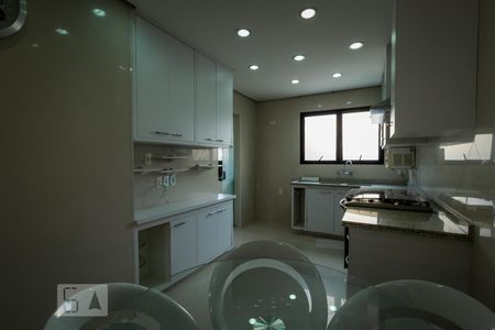 Apartamento para alugar com 136m², 3 quartos e 3 vagas Apartamento para alugar com 136m², 3 quartos e 3 vagasCozinha