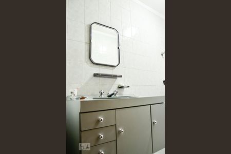 Casa à venda com 235m², 3 quartos e 2 vagasBanheiro 3 Gabinete