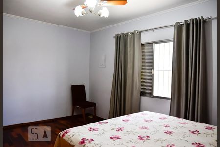 Casa à venda com 235m², 3 quartos e 2 vagasQuarto 1 Janela