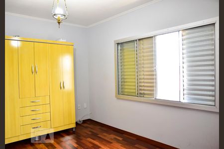 Casa à venda com 235m², 3 quartos e 2 vagasQuarto 2 Janela