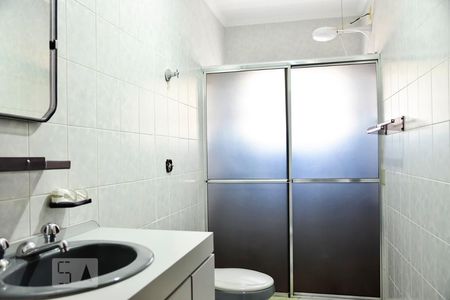 Casa à venda com 235m², 3 quartos e 2 vagasBanheiro 3 com Box Vidro