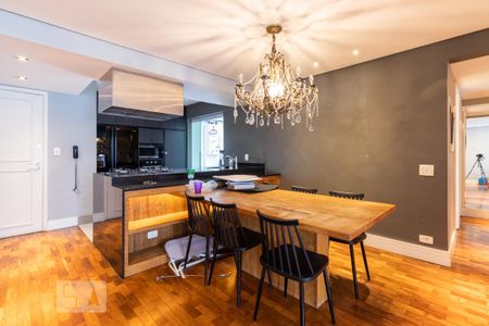 Sala de apartamento para alugar com 2 quartos, 110m² em Jardim Europa, São Paulo