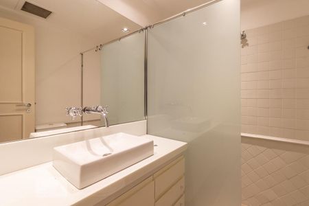 Apartamento para alugar com 110m², 2 quartos e 2 vagas Apartamento para alugar com 110m², 2 quartos e 2 vagasBanheiro 2