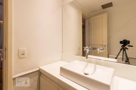 Apartamento para alugar com 110m², 2 quartos e 2 vagas Apartamento para alugar com 110m², 2 quartos e 2 vagasBanheiro 2