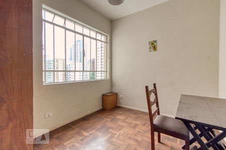 Quarto 1 de apartamento para alugar com 3 quartos, 130m² em Centro, Curitiba
