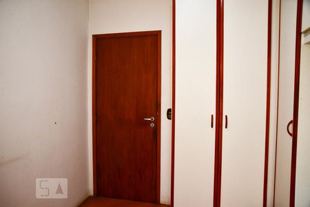 Quarto 2 Entrada de casa à venda com 4 quartos, 260m² em Vila Londrina, São Paulo