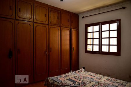 Quarto 1 Guarda roupa casal e Janela de casa à venda com 4 quartos, 260m² em Vila Londrina, São Paulo