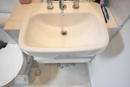 Apartamento para alugar com 124m², 2 quartos e 2 vagasDetalhe do Banheiro Suíte 