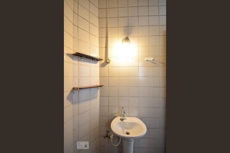 Banheiro de apartamento para alugar com 2 quartos, 73m² em Pinheiros, São Paulo