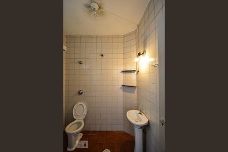 Banheiro de apartamento para alugar com 2 quartos, 73m² em Pinheiros, São Paulo