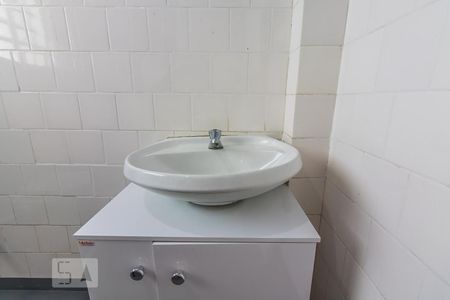 Banheiro de kitnet/studio para alugar com 1 quarto, 38m² em Vila Buarque, São Paulo