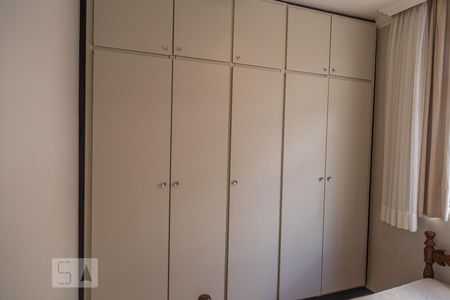 Apartamento para alugar com 90m², 3 quartos e 1 vagaArmário do Quarto 2