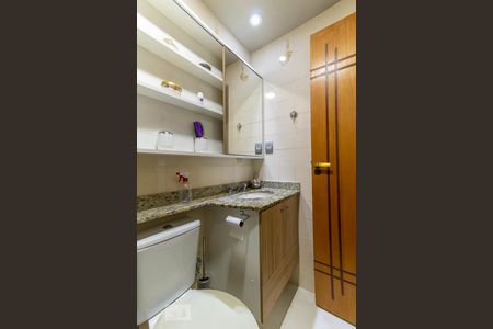 Apartamento à venda com 97m², 3 quartos e 1 vagaBanheiro da Suíte